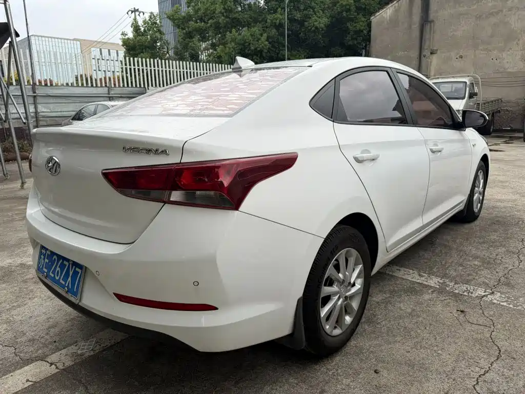 Hyundai Verna — миниатюра 7