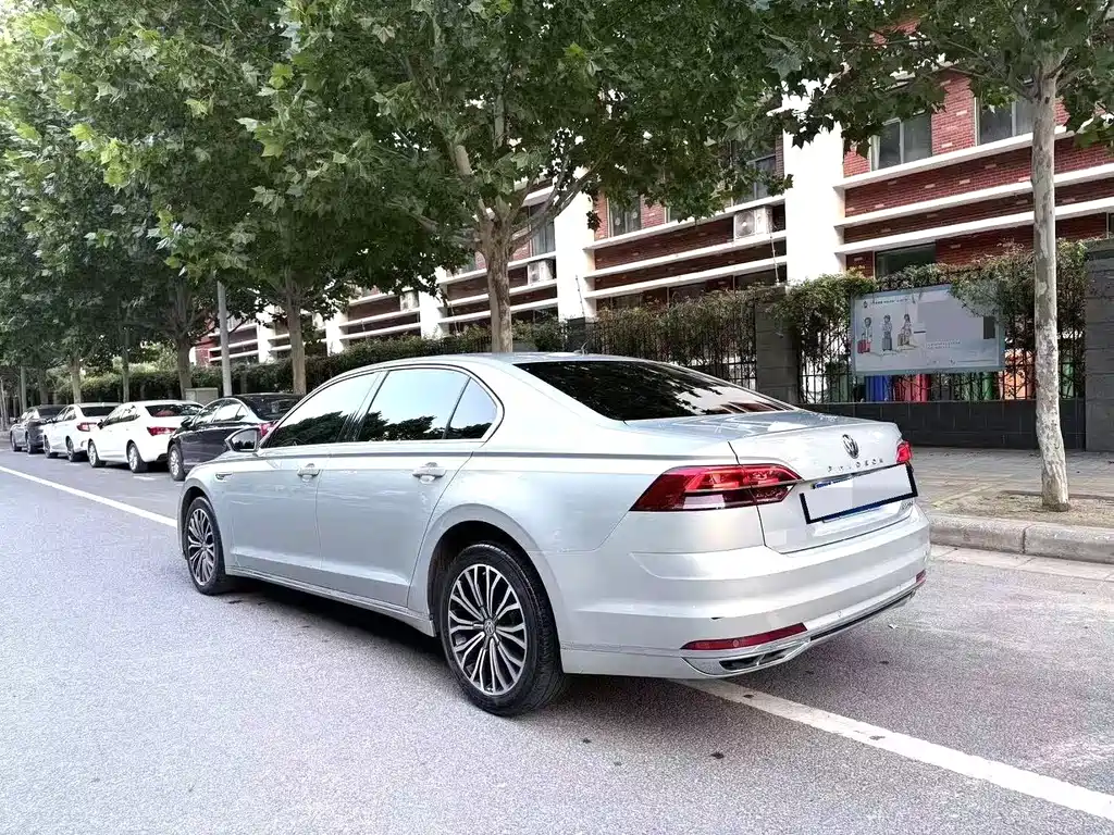 Volkswagen Phideon — миниатюра 3