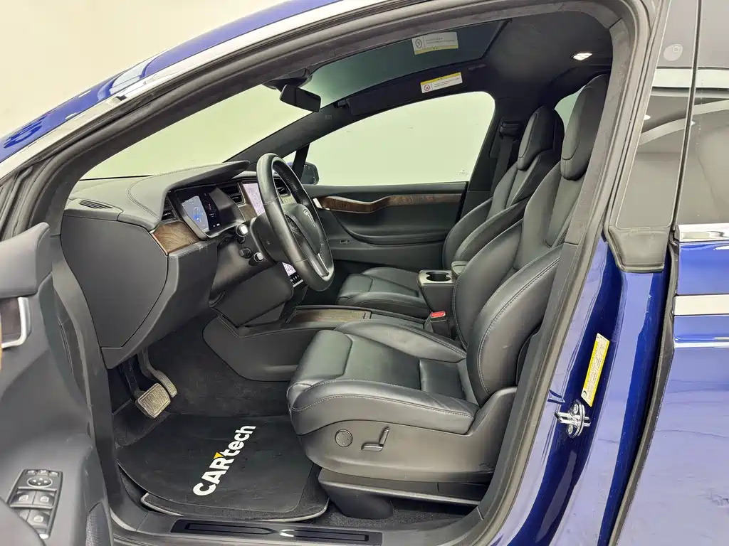 Tesla Model X — миниатюра 9
