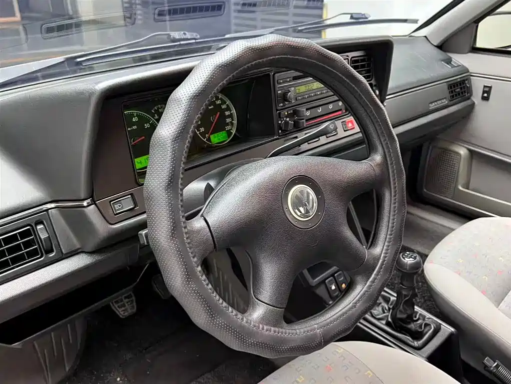 Volkswagen Santana Classic — миниатюра 6