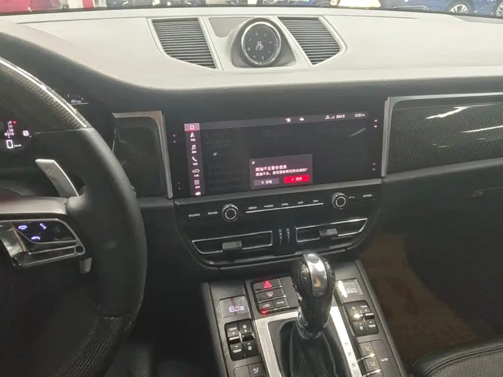 Porsche Macan — миниатюра 13