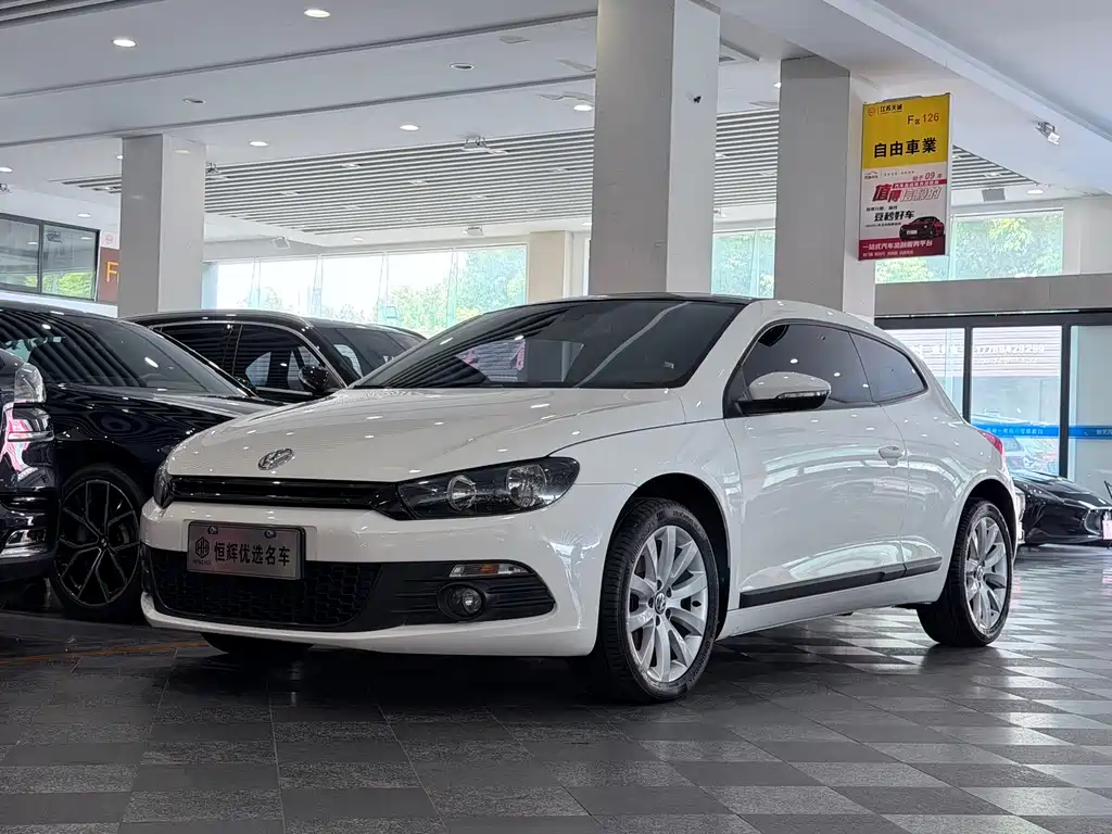 Купить Volkswagen Scirocco