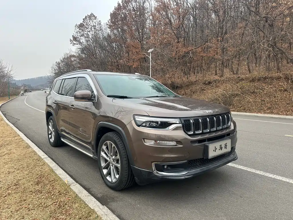 JEEP GRAND COMMANDER