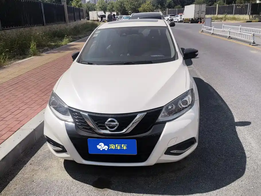 Nissan Tiida — миниатюра 2
