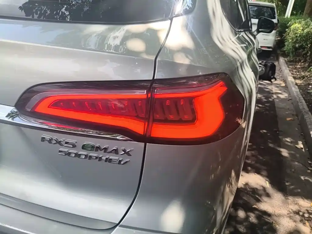 Roewe RX5 eMAX — миниатюра 8