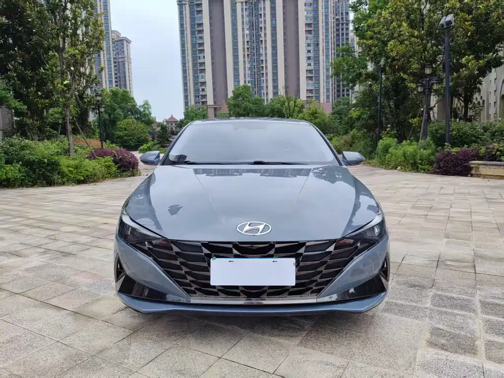 Купить Hyundai Elantra