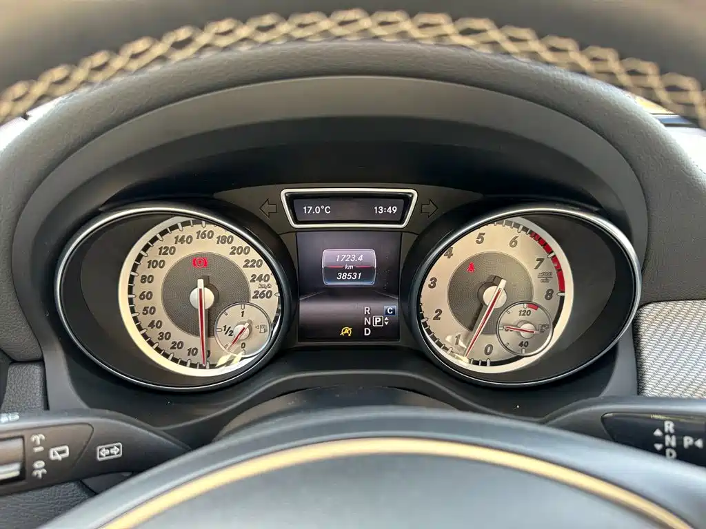 Mercedes-Benz GLA — миниатюра 11