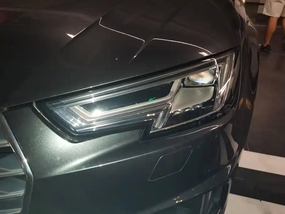Audi A4L — миниатюра 5