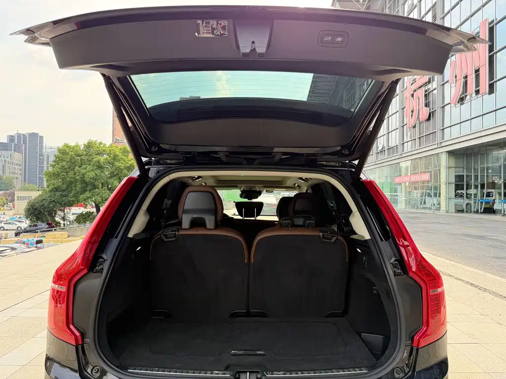 Volvo XC90 — миниатюра 13