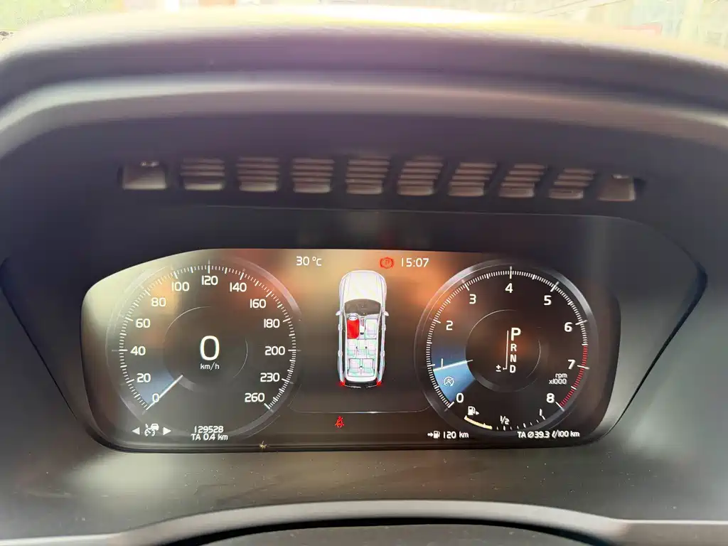 Volvo XC90 — миниатюра 18