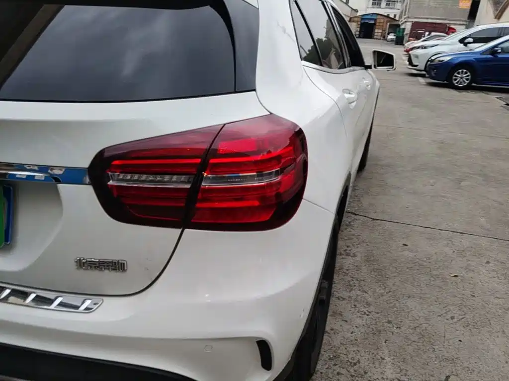 Mercedes-Benz GLA — миниатюра 8
