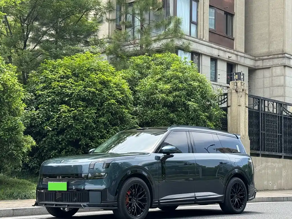 Lynk & Co 领克900 2025