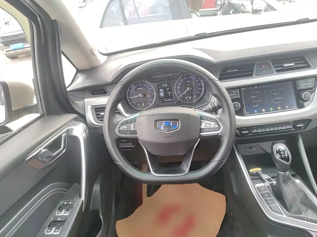 Geely Vision X3 — миниатюра 11