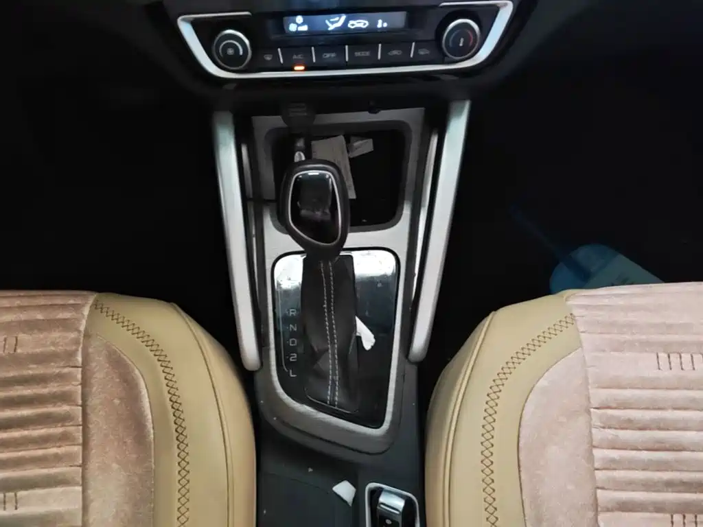Geely Vision X3 — миниатюра 14