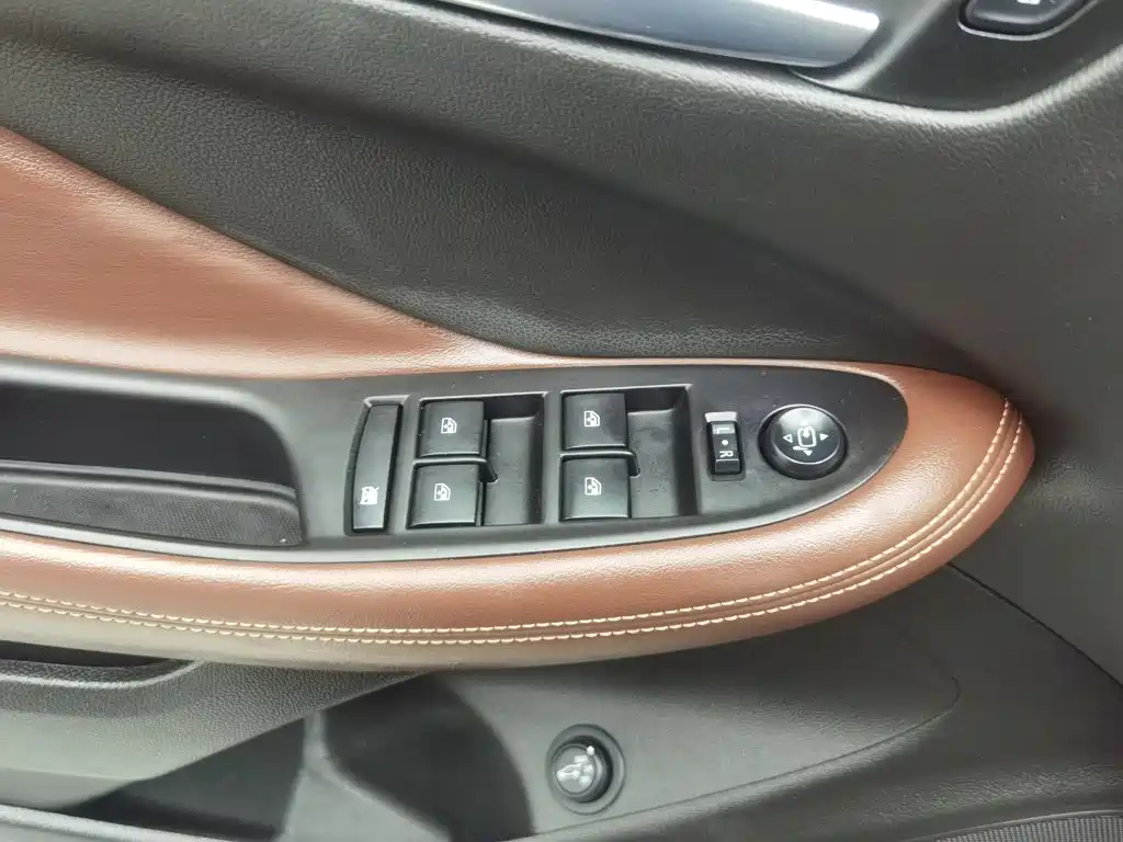 Buick Envision Plus — миниатюра 9