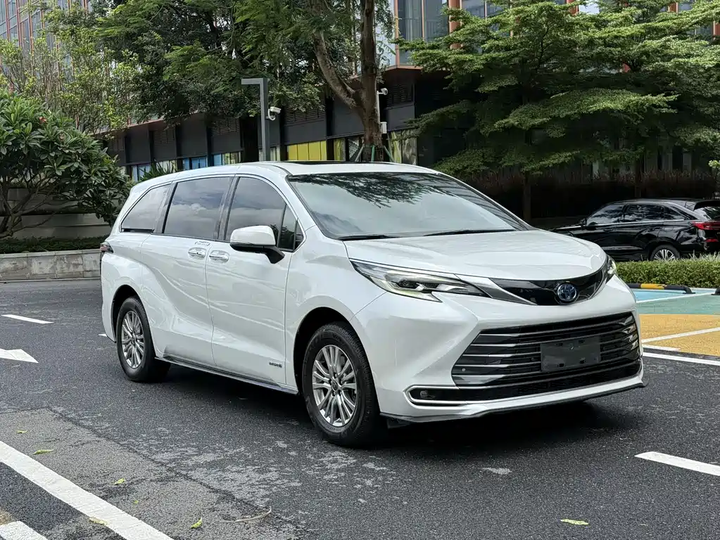Toyota Sienna 2021 2.5L Luxury