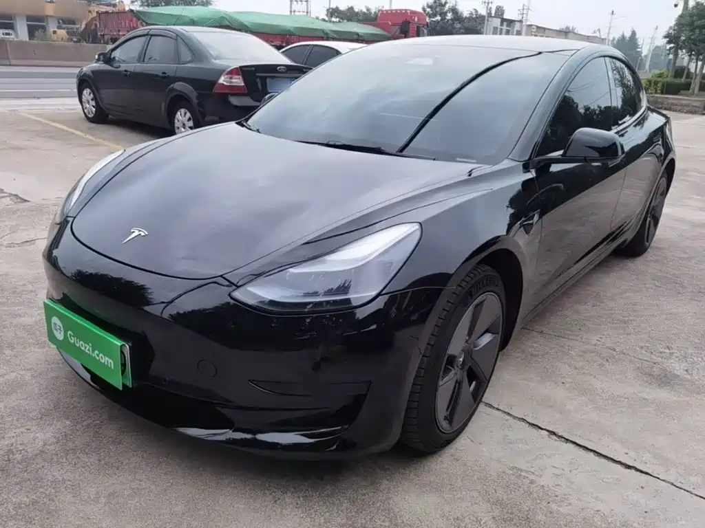 Tesla Model 3 — миниатюра 2