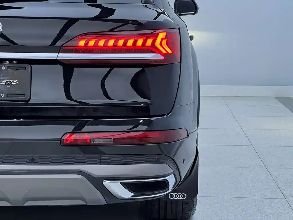 Audi Q7 — миниатюра 6