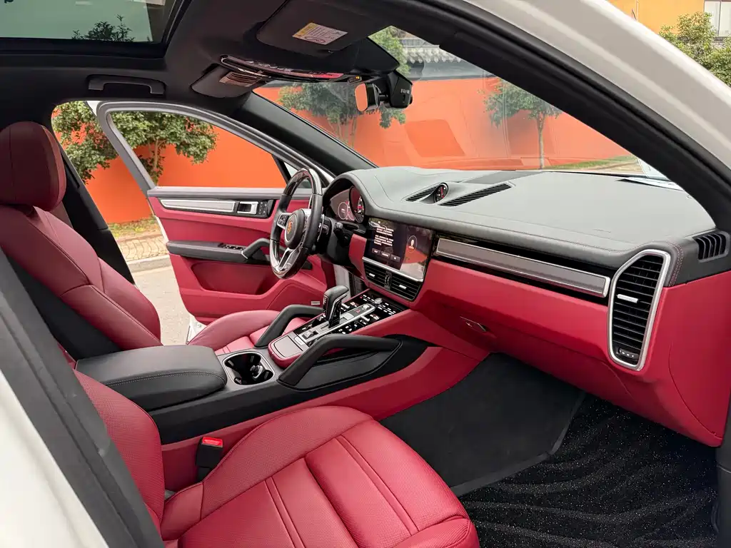 Porsche Cayenne — миниатюра 10