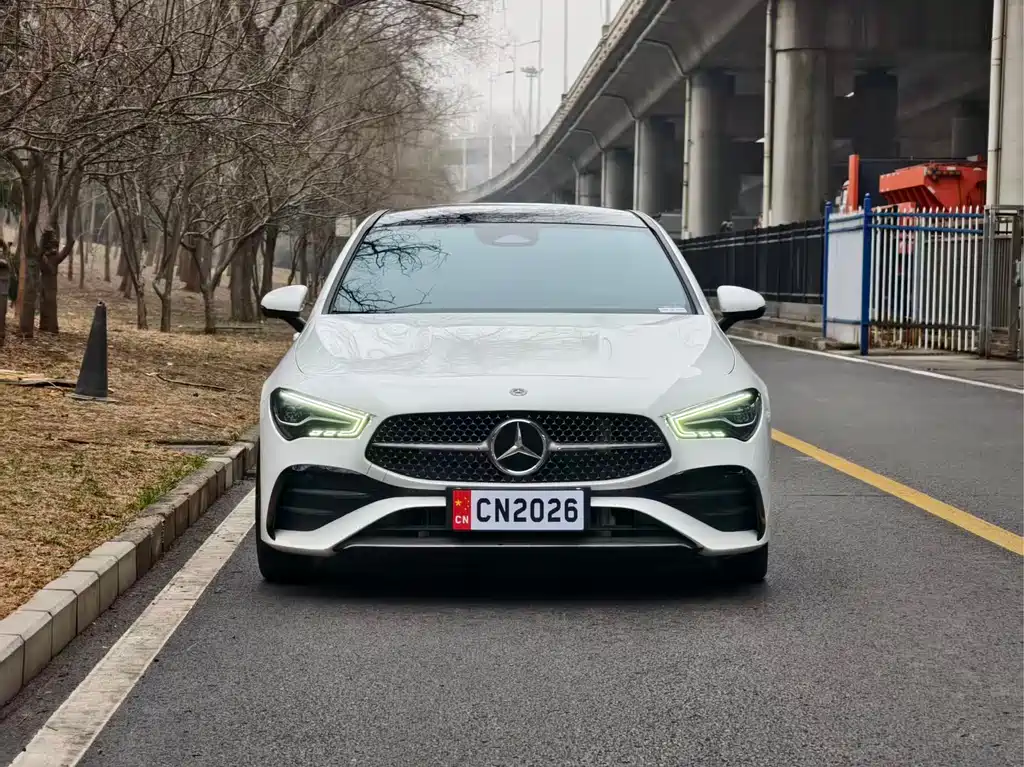 MERCEDES-BENZ CLA