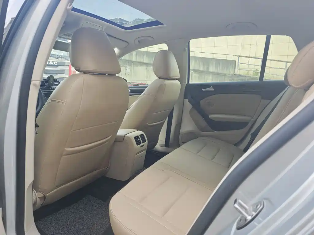 Volkswagen Golf 2012 1.4TSI MT Comfort