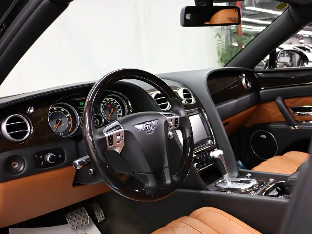 Bentley Flying Spur — миниатюра 6