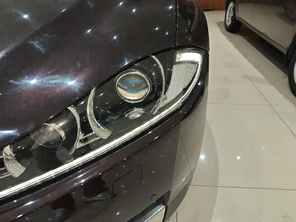 Jaguar XF — миниатюра 25