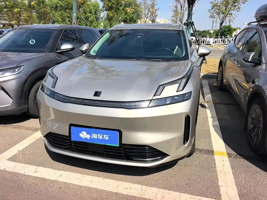 Lynk & Co 08 EM-P — миниатюра 2
