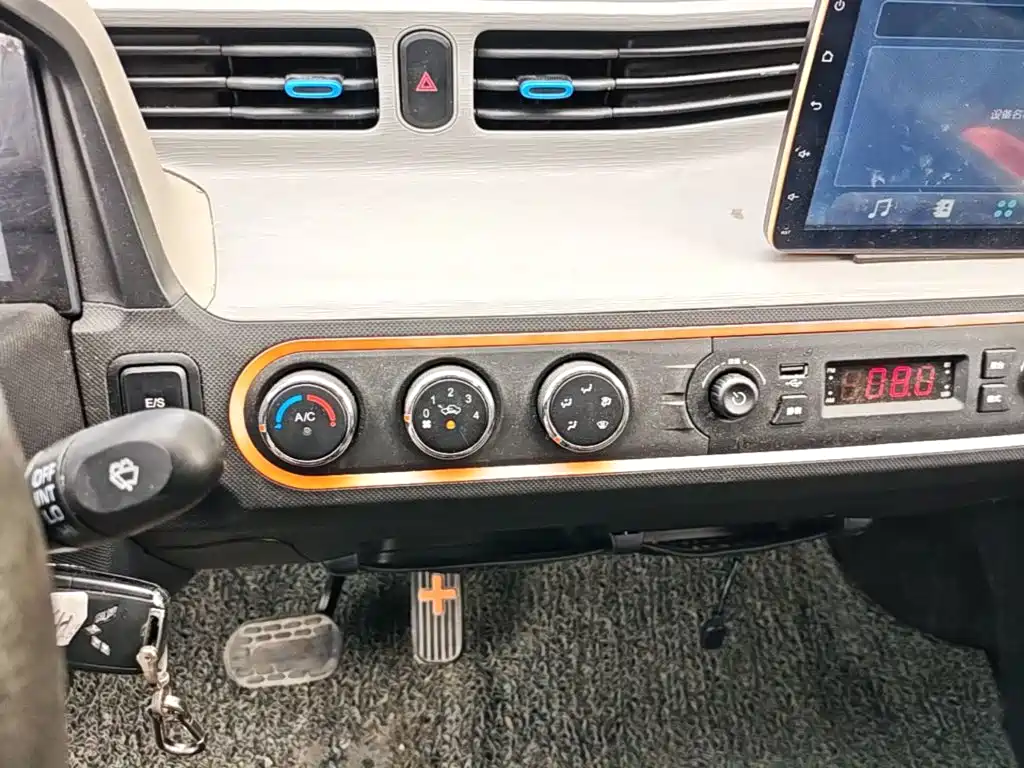 Wuling MINIEV — миниатюра 13