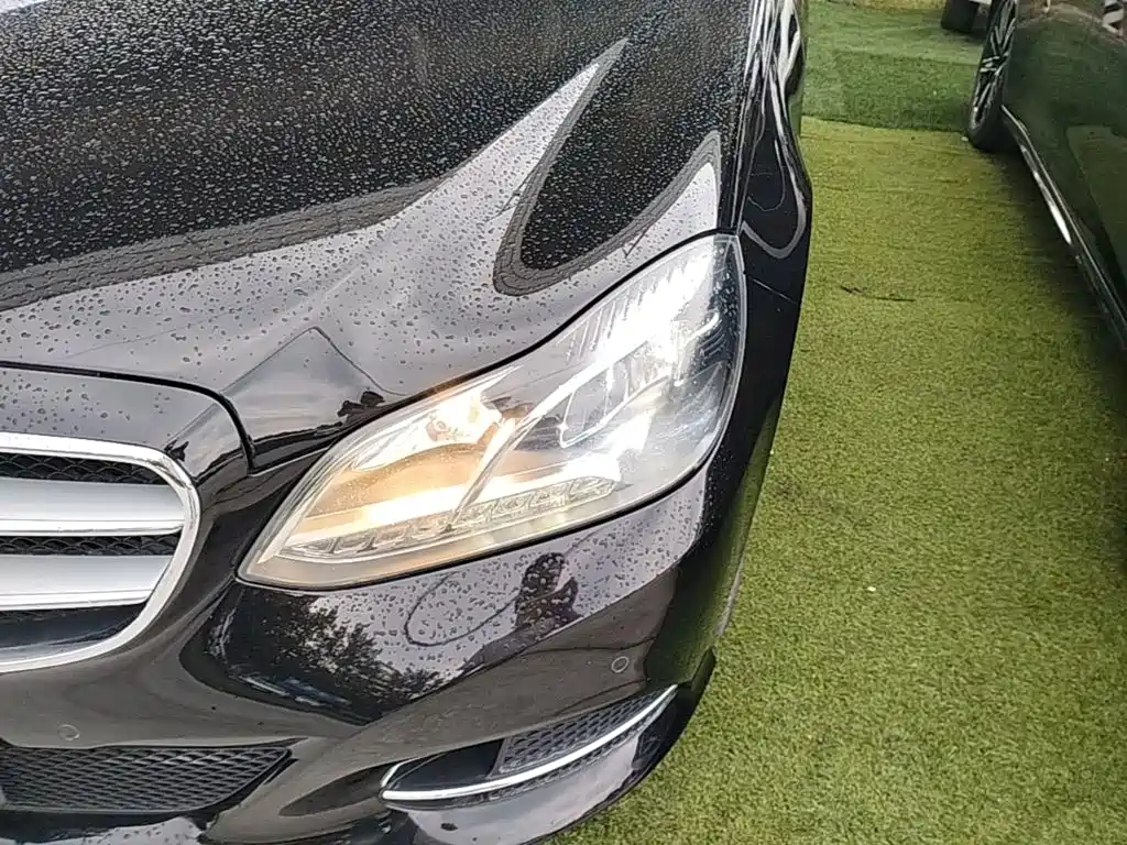 Mercedes-Benz E-Class — миниатюра 24