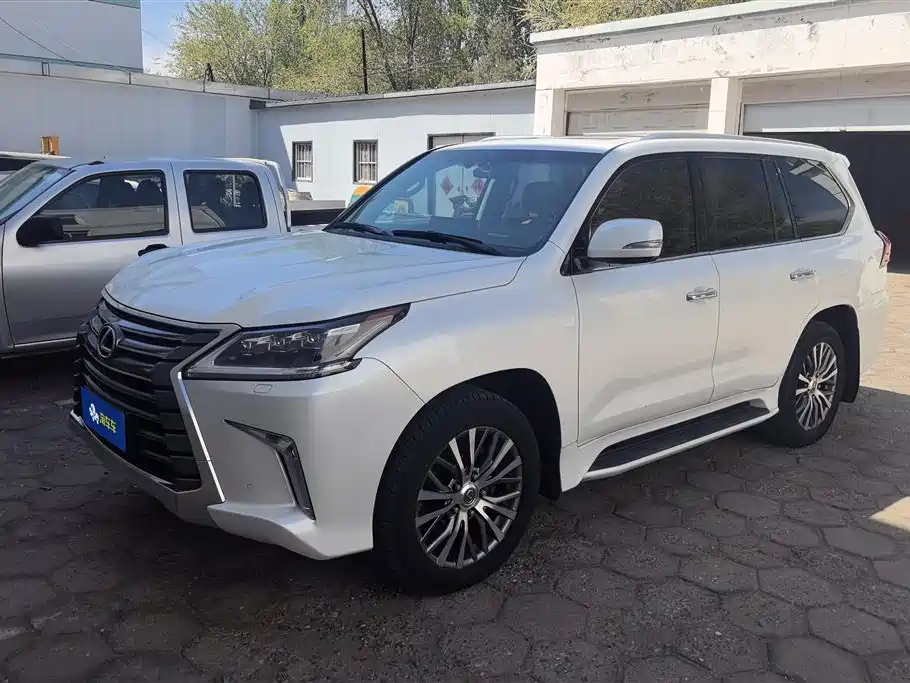 Lexus LX 2018