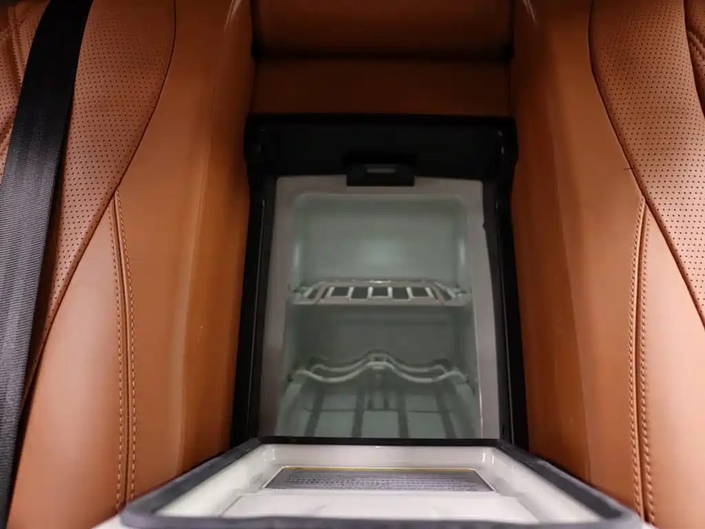 Bentley Flying Spur — миниатюра 21
