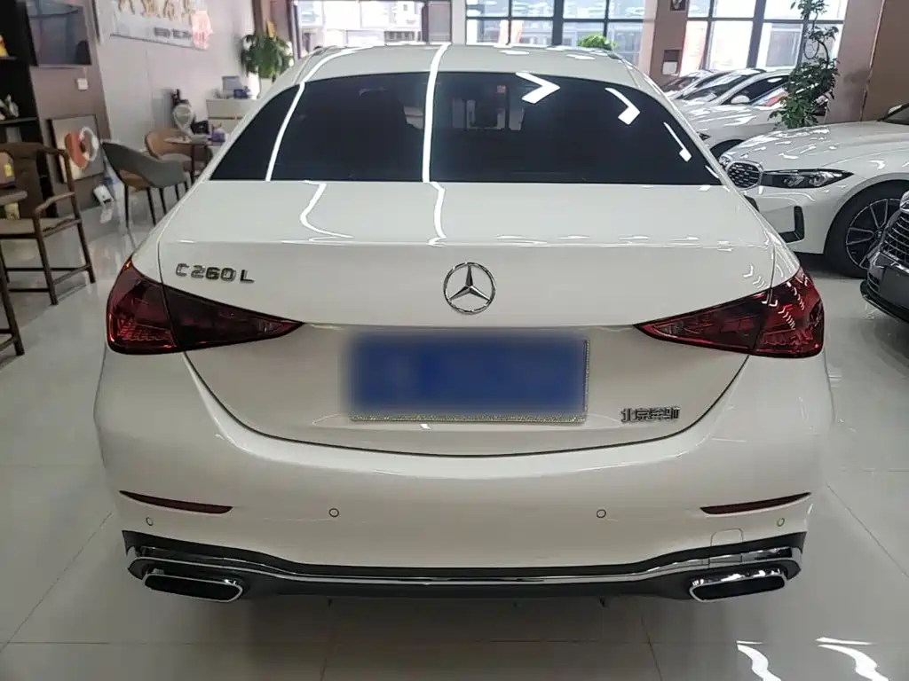 Mercedes-Benz C-Class — миниатюра 6