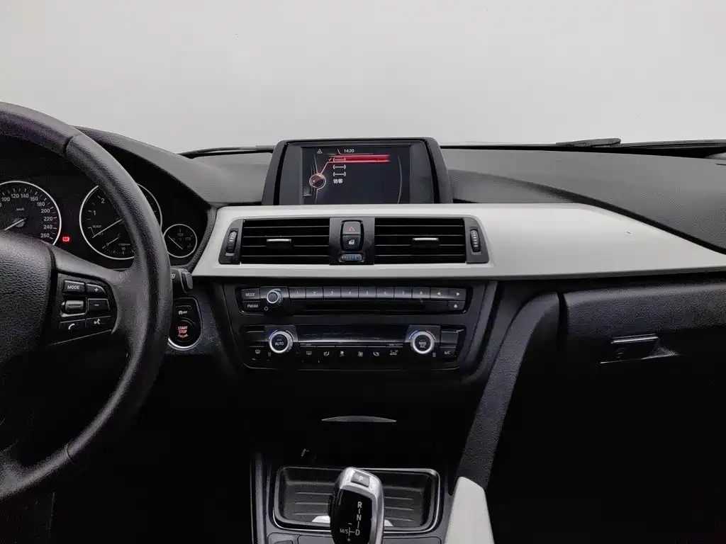 BMW 3 Series — миниатюра 12