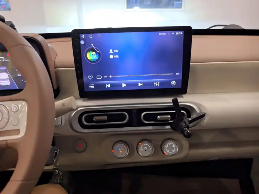 Wuling MINIEV — миниатюра 13