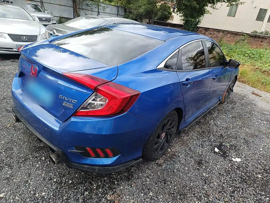 Honda Civic — миниатюра 7