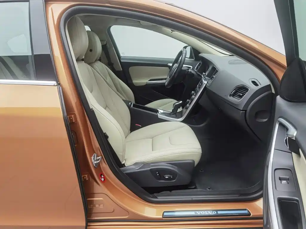 Volvo S60 — миниатюра 23