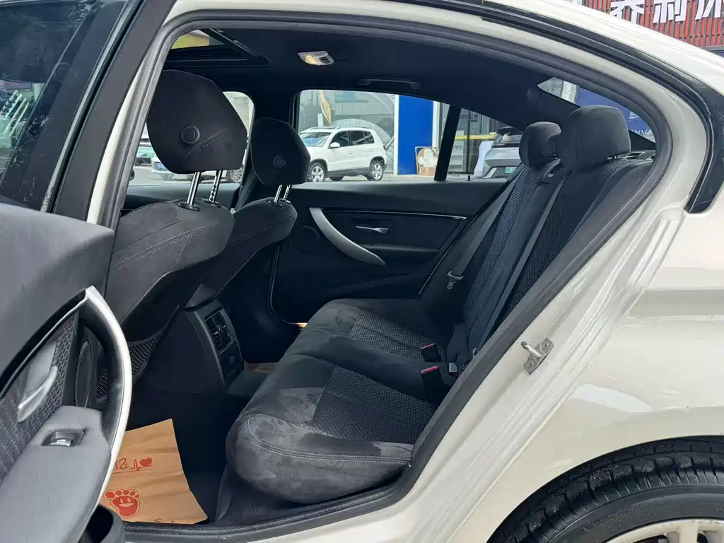BMW 3 Series — миниатюра 8