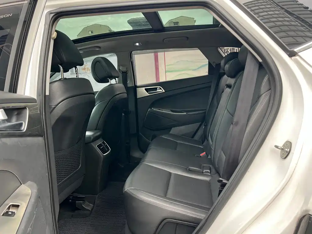 Hyundai Tucson — миниатюра 8
