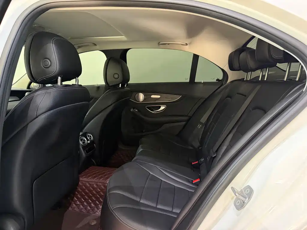 Mercedes-Benz C-Class — миниатюра 8