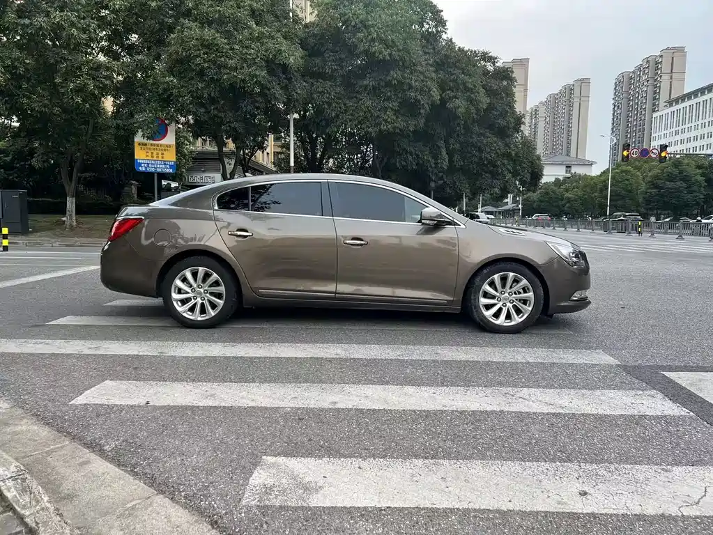Buick LaCrosse — миниатюра 4