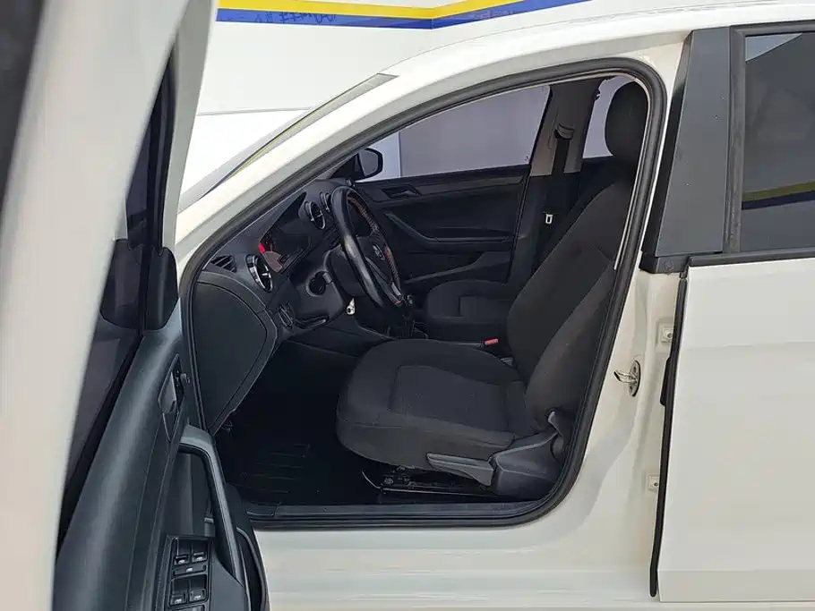 Volkswagen Jetta — миниатюра 9