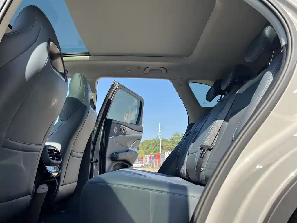 BYD SEA LION 07 DM I