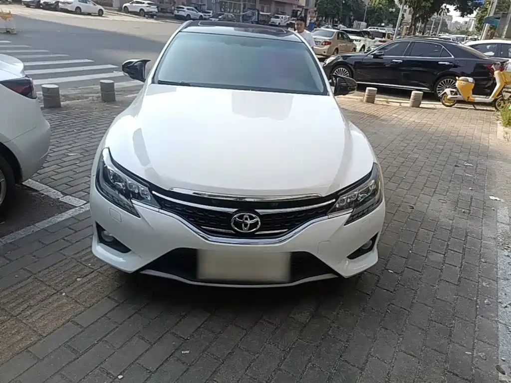 Toyota Reiz — миниатюра 3