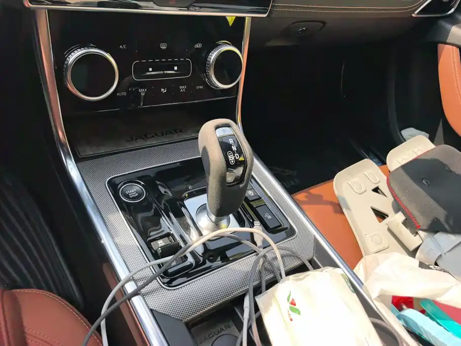 Jaguar XEL — миниатюра 16