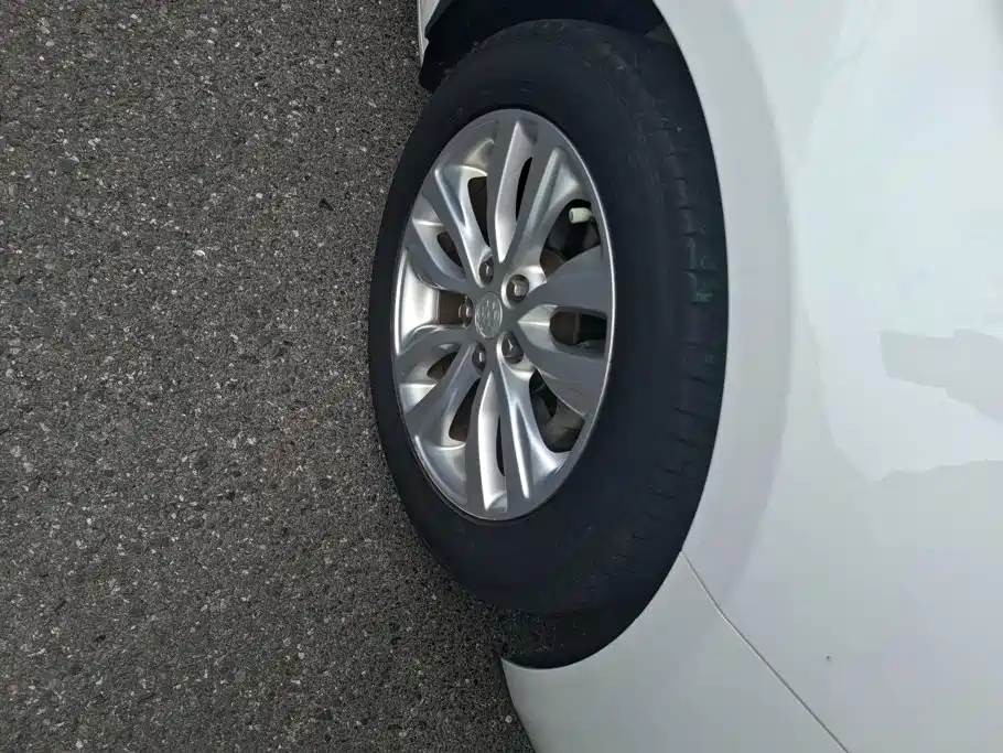 Buick Excelle — миниатюра 6