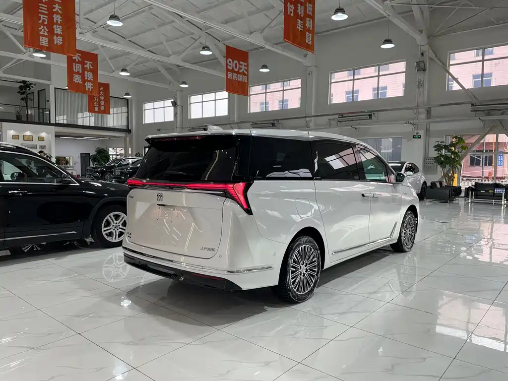 BUICK GL8 NEW ENERGY