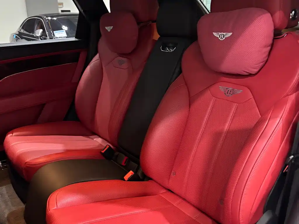 Bentley Bentayga — миниатюра 17