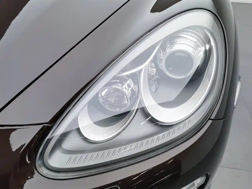Porsche Cayenne 2014 Cayenne Platinum Edition 3.0T