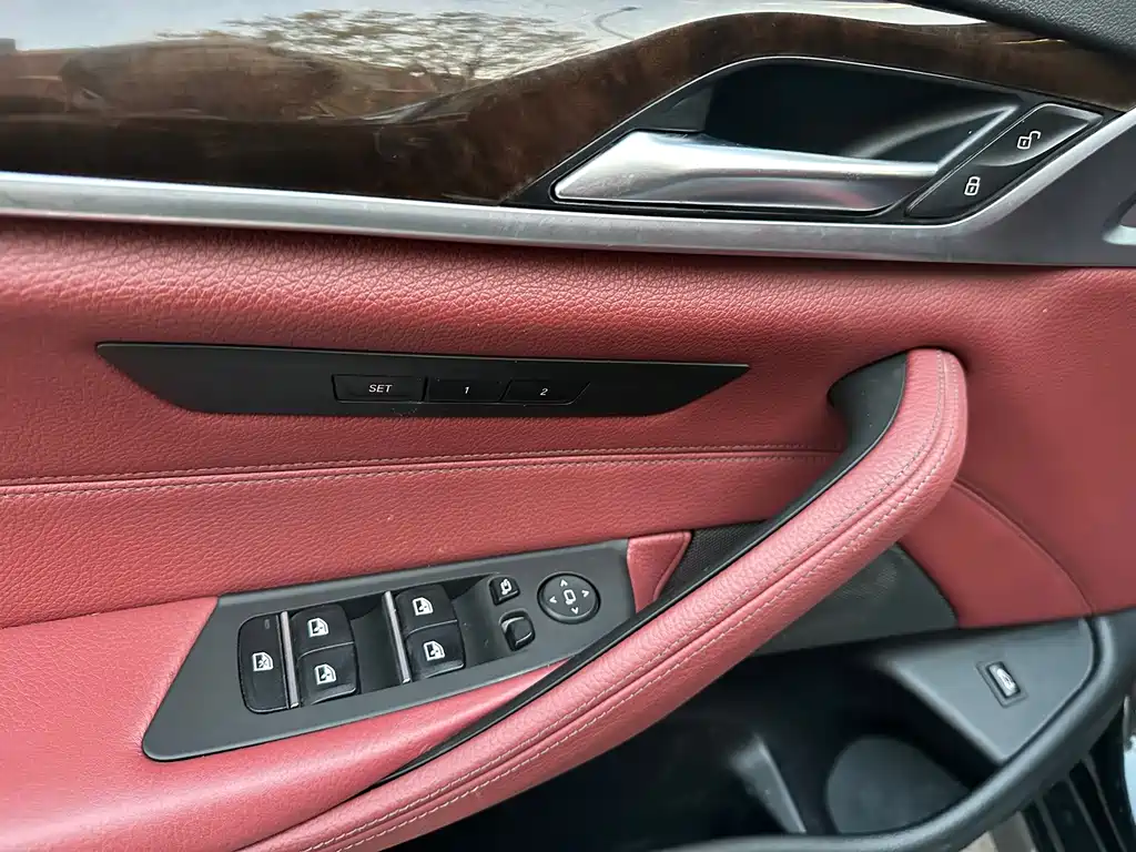 BMW 5 Series — миниатюра 25